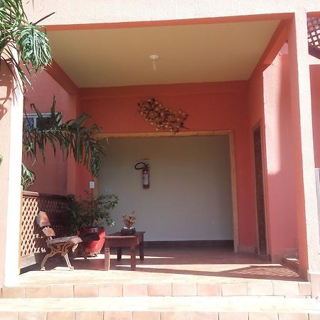 Pousada Recanto Do Cerrado Neropolis Extérieur photo